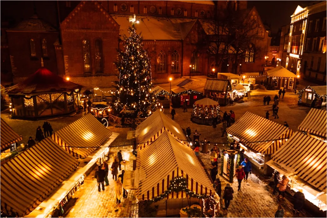 Detail Weihnachtsmarkt Abend Lichter Stimmungsvoll Besucher Number 4