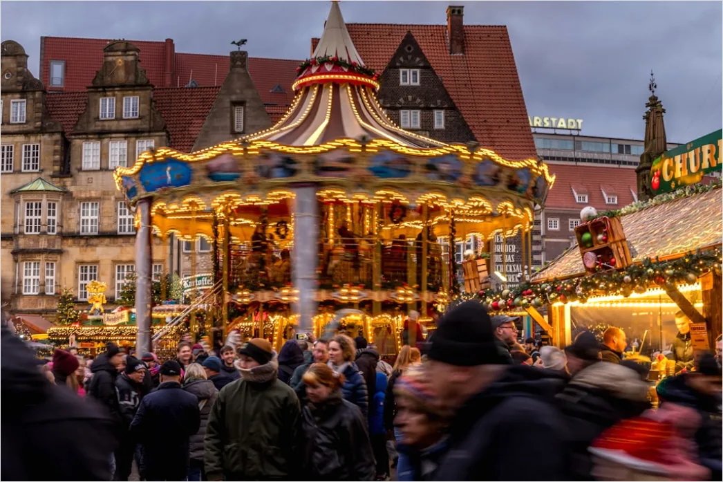 Detail Weihnachtsmarkt Abend Lichter Stimmungsvoll Besucher Number 9