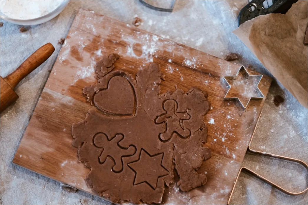 Detail Weihnachtsplätzchen Backen Kind Küche Moment Number 4