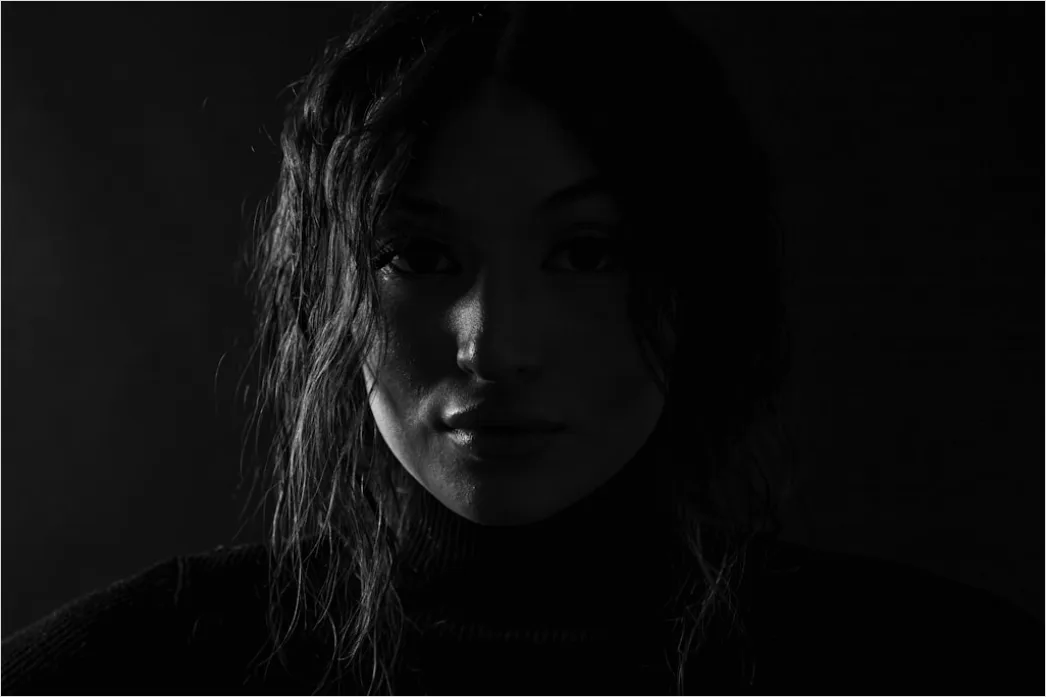 Detail Woman Portrait Black And White Dramatic Lighting Number 2