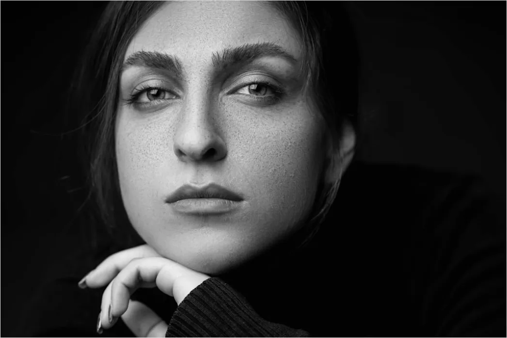 Detail Woman Portrait Black And White Dramatic Lighting Number 20