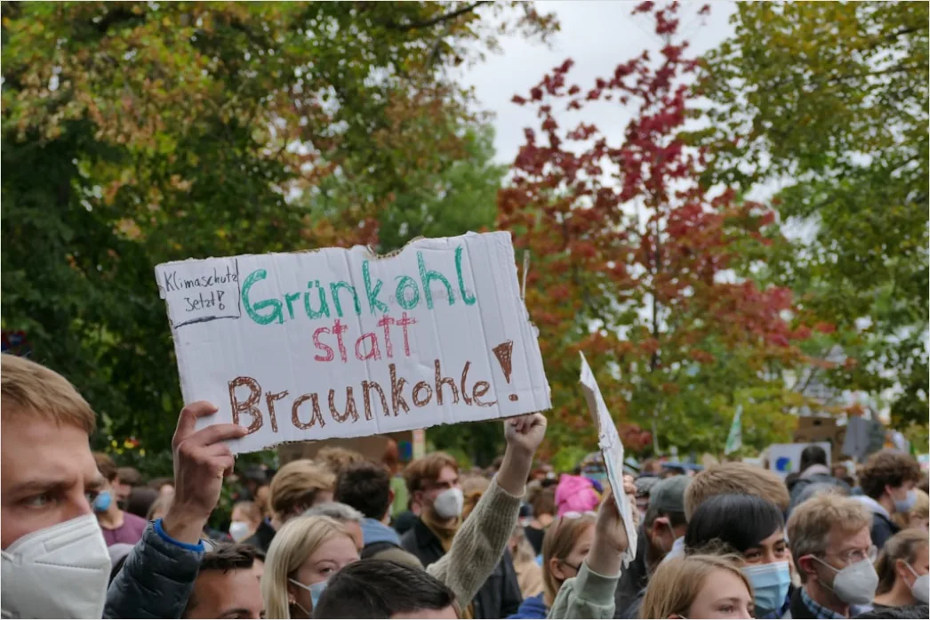 Detail Abschlussfeier Sekt Anstoßen Gruppe Number 12