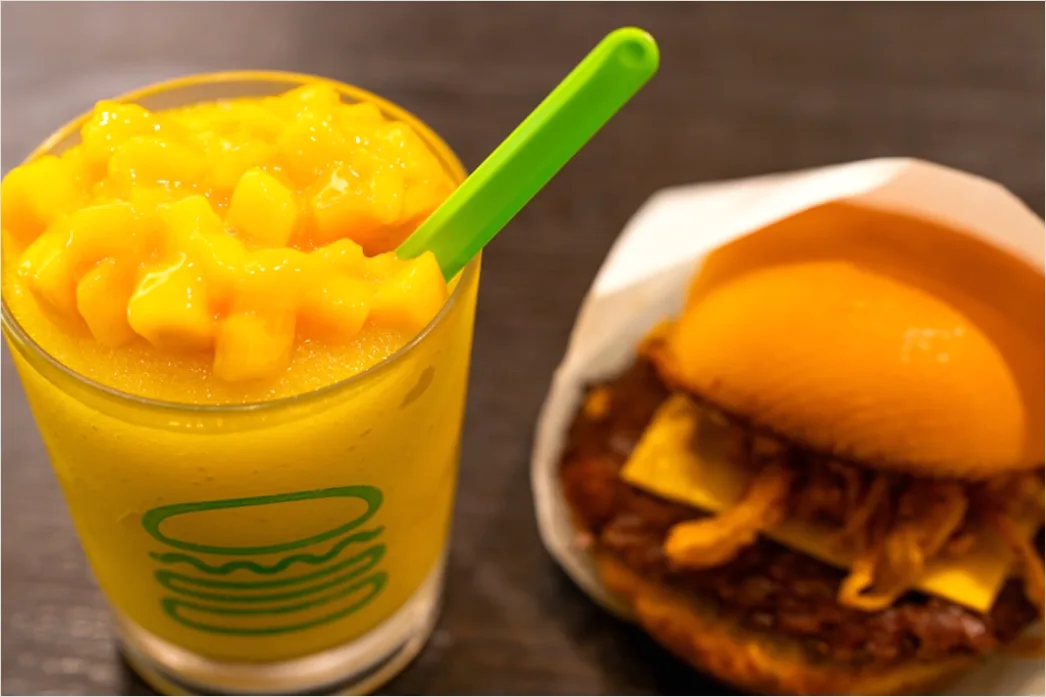 Detail Ananas Mango Smoothie Glas Nahaufnahme Number 17
