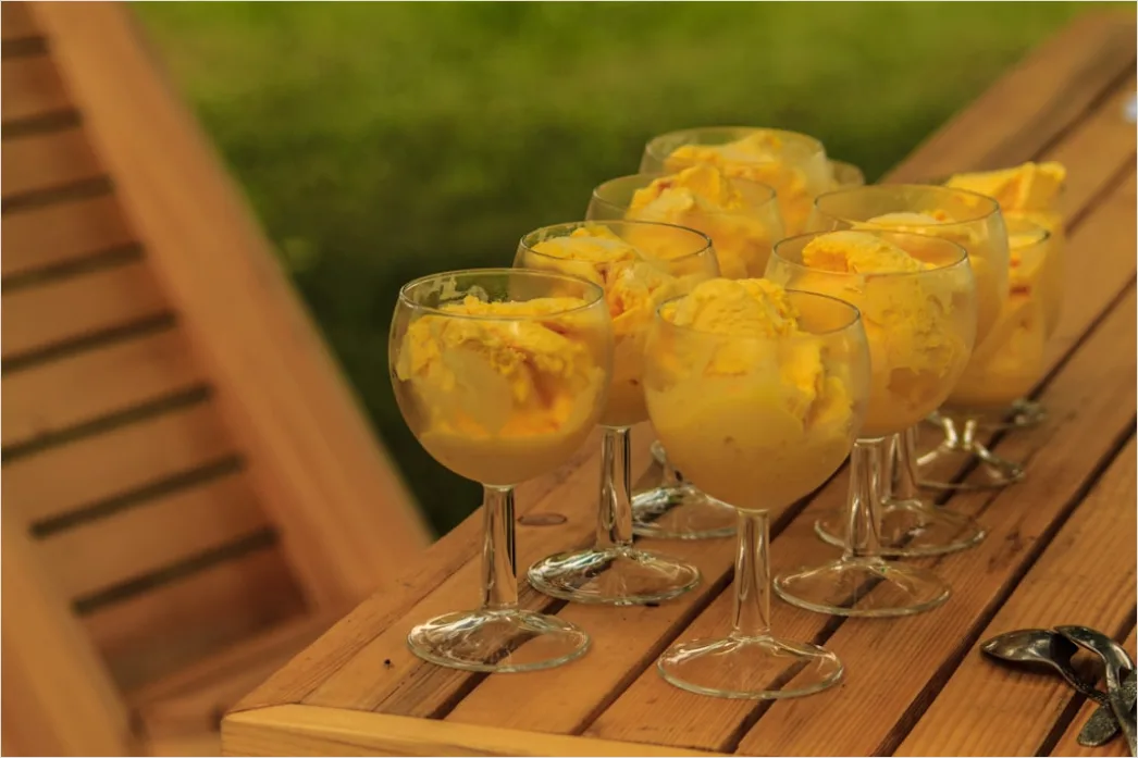 Detail Ananas Mango Smoothie Glas Nahaufnahme Number 18