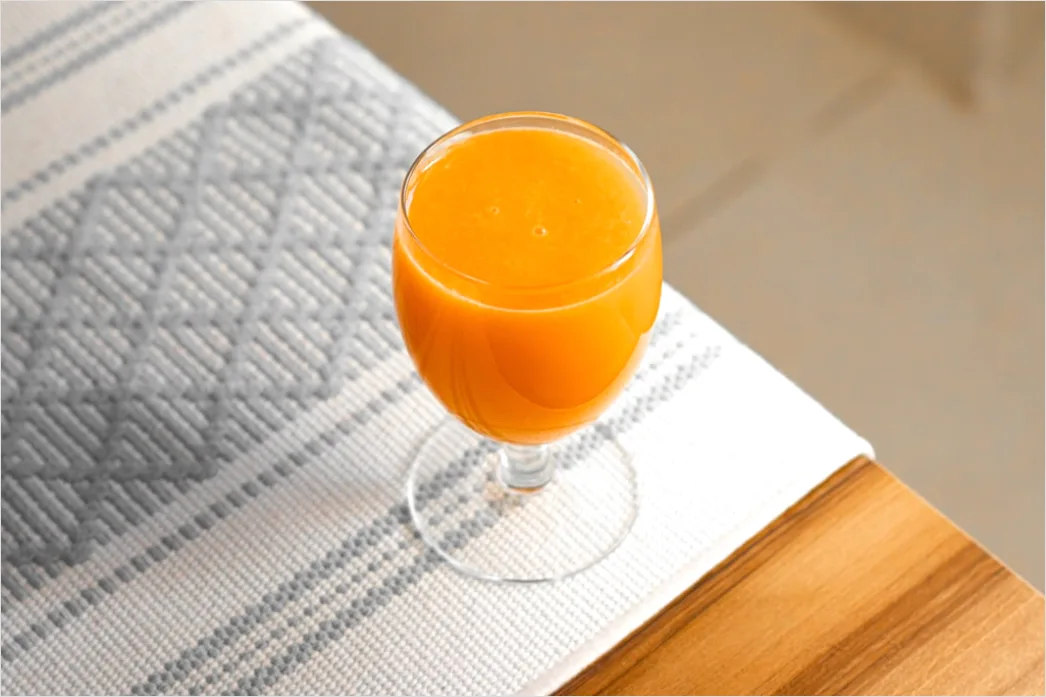 Detail Ananas Mango Smoothie Glas Nahaufnahme Number 7