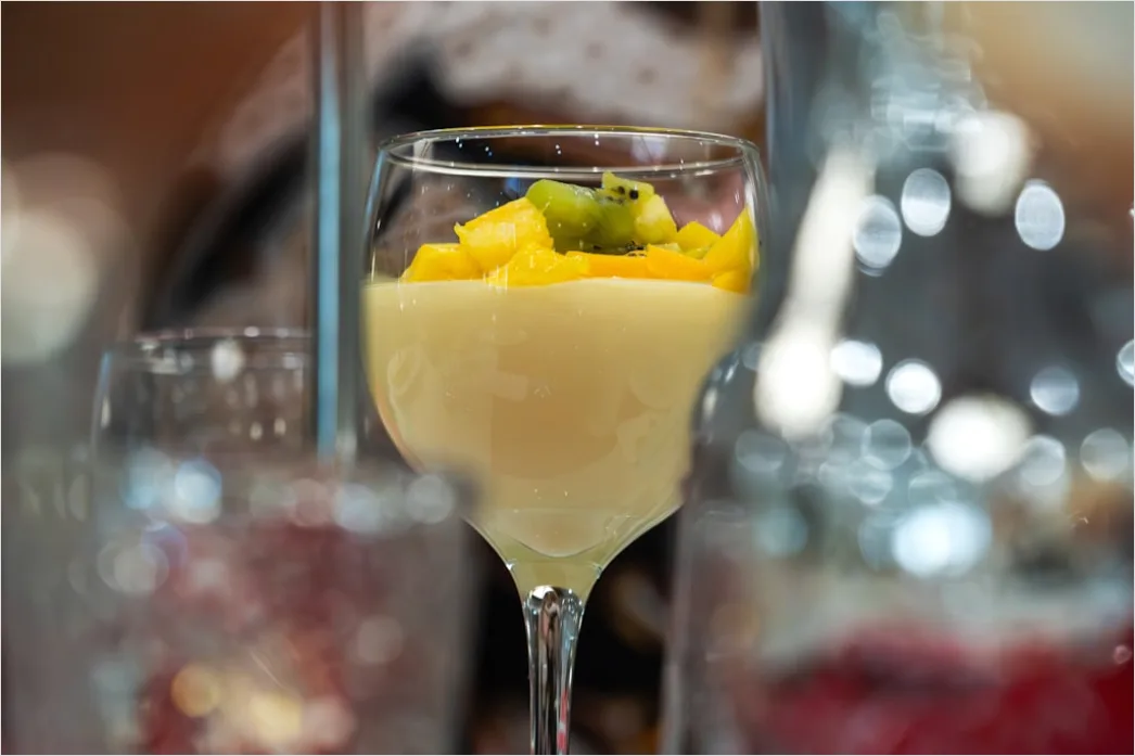 Detail Ananas Mango Smoothie Glas Nahaufnahme Number 8