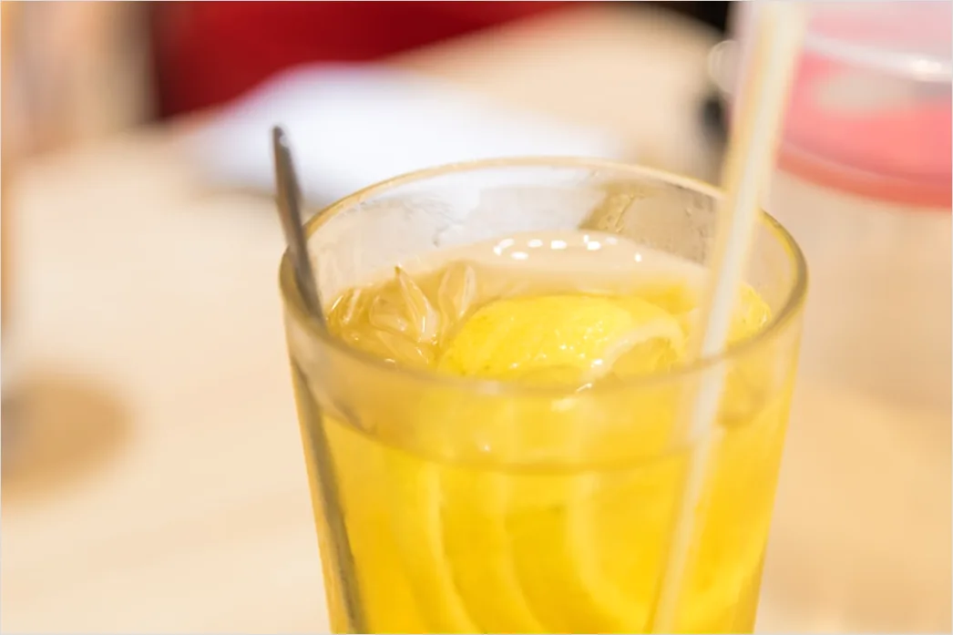 Detail Ananas Mango Smoothie Glas Nahaufnahme Number 9
