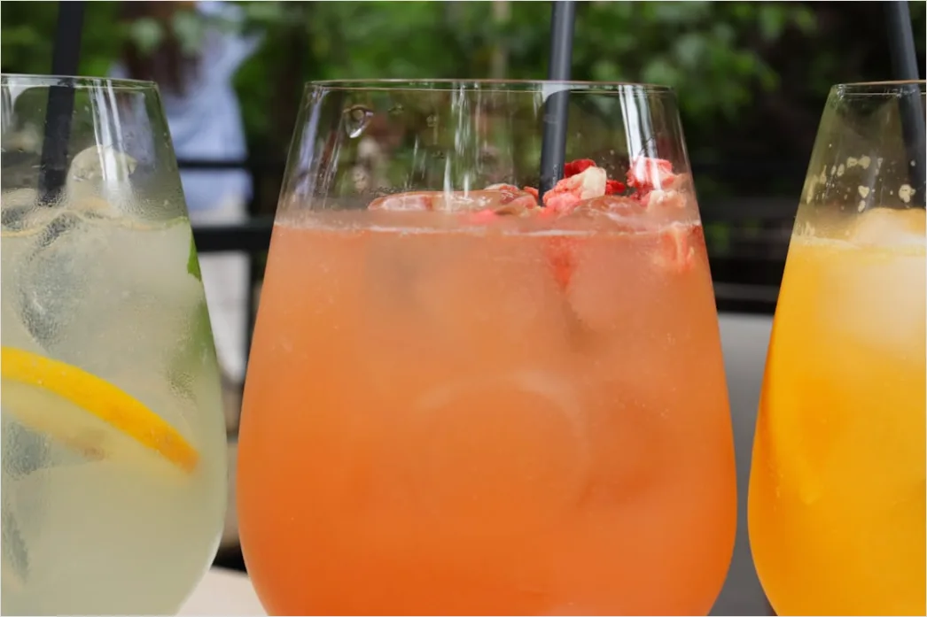 Detail Aperol Spritz Glas Orange Nahaufnahme Sommer Number 14