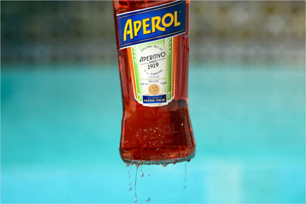 Detail Aperol Spritz Glas Orange Nahaufnahme Sommer Number 3