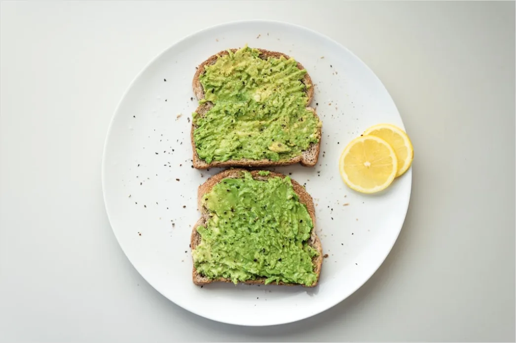 Avocado Toast Fruehstueck Nahaufnahme Draufsicht Aa7b
