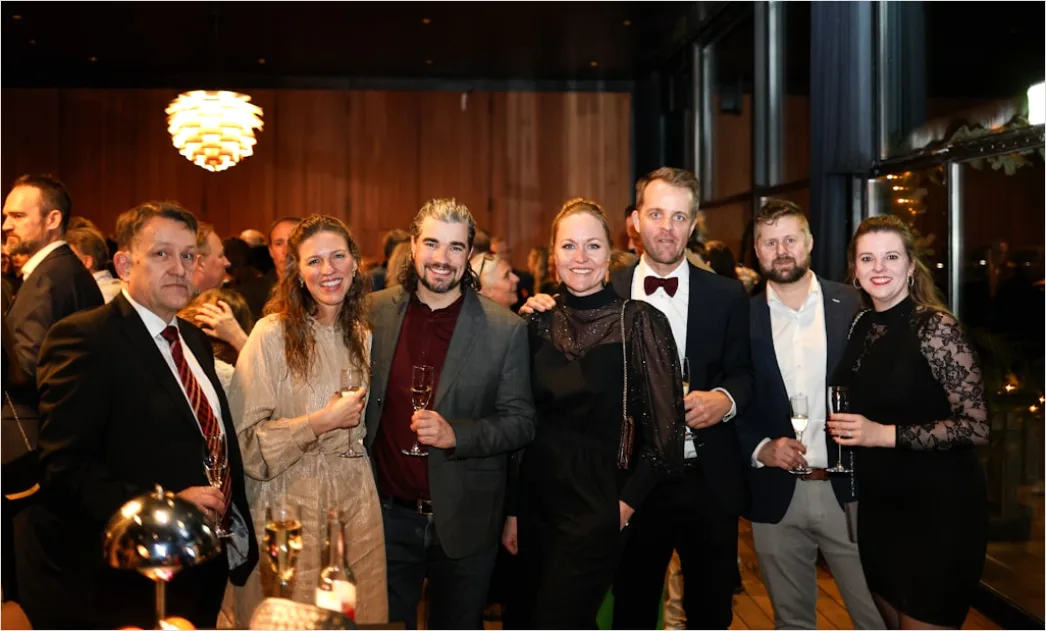 Detail Award Gala Roter Teppich Gäste Elegant Number 19