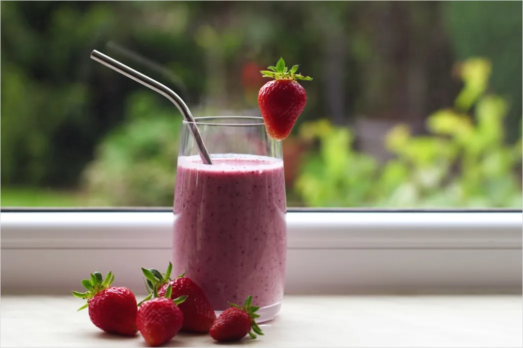 Detail Beeren Smoothie Glas Strohhalm Nahaufnahme Number 2