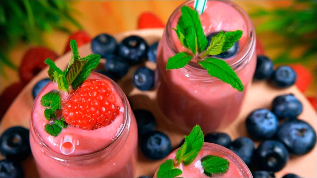 Detail Beeren Smoothie Glas Strohhalm Nahaufnahme Number 3