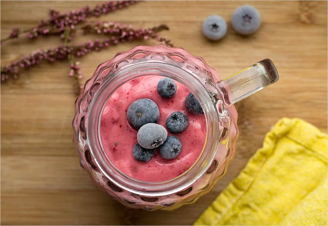 Detail Beeren Smoothie Glas Strohhalm Nahaufnahme Number 6
