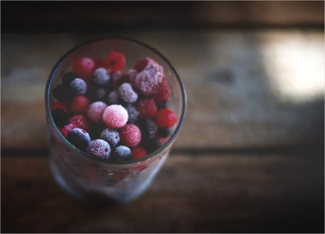 Detail Beeren Smoothie Glas Strohhalm Nahaufnahme Number 10