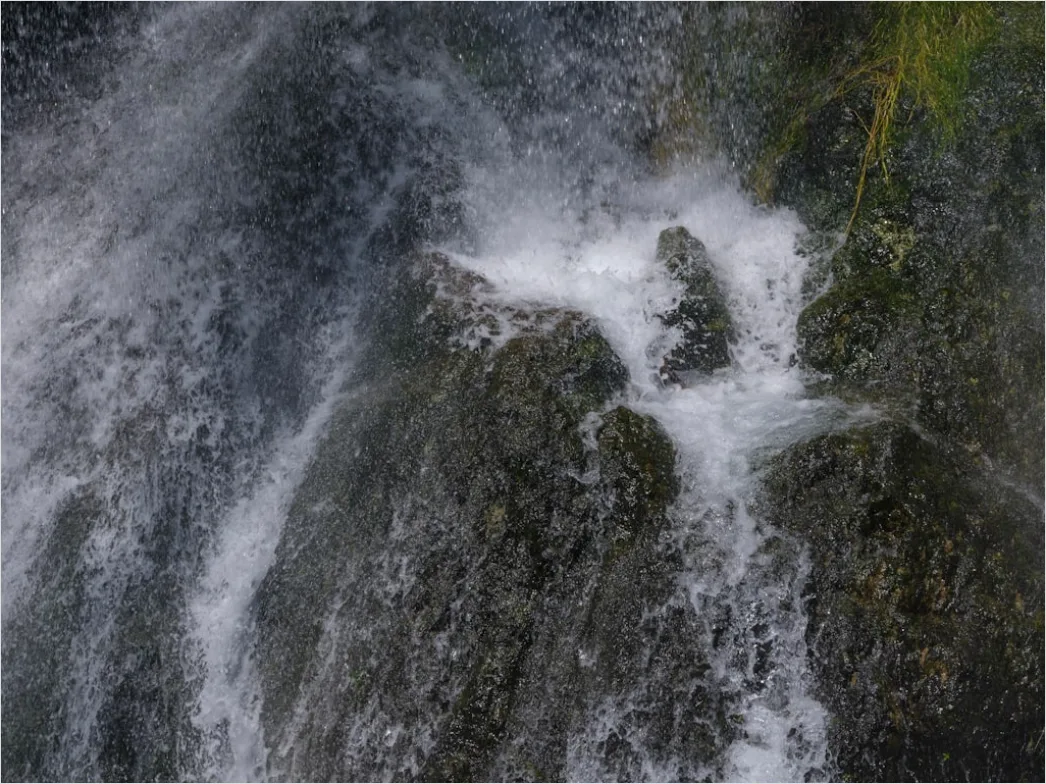 Detail Bergbach Wasserfall Nahaufnahme Felsen Number 12