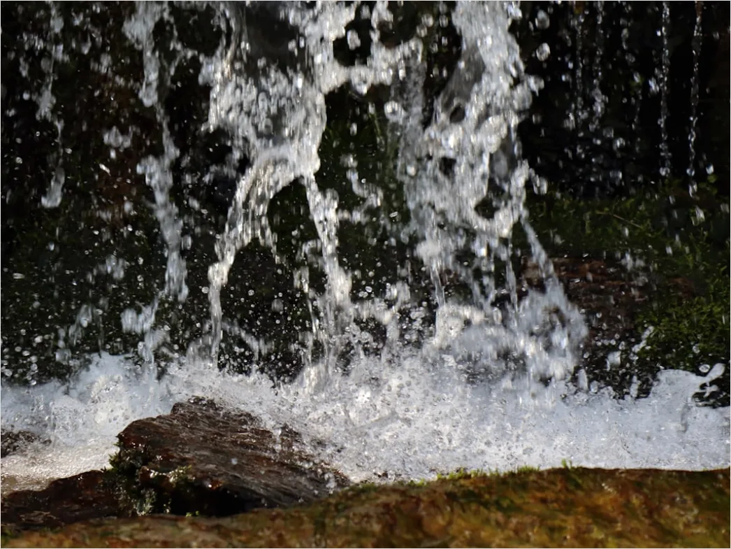 Detail Bergbach Wasserfall Nahaufnahme Felsen Number 19