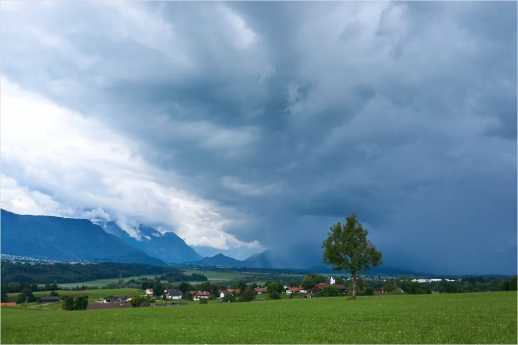 Detail Berglandschaft Dramatische Wolken Gewitter Number 3