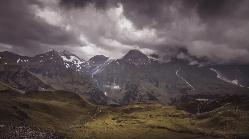 Detail Berglandschaft Dramatische Wolken Gewitter Number 9