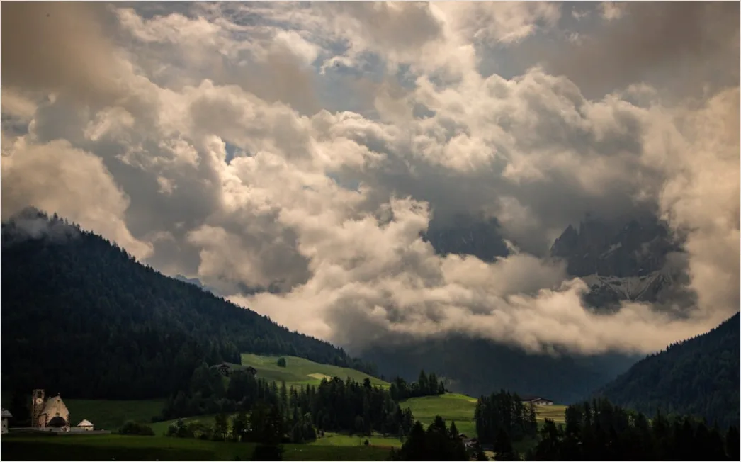 Detail Berglandschaft Dramatische Wolken Gewitter Number 10