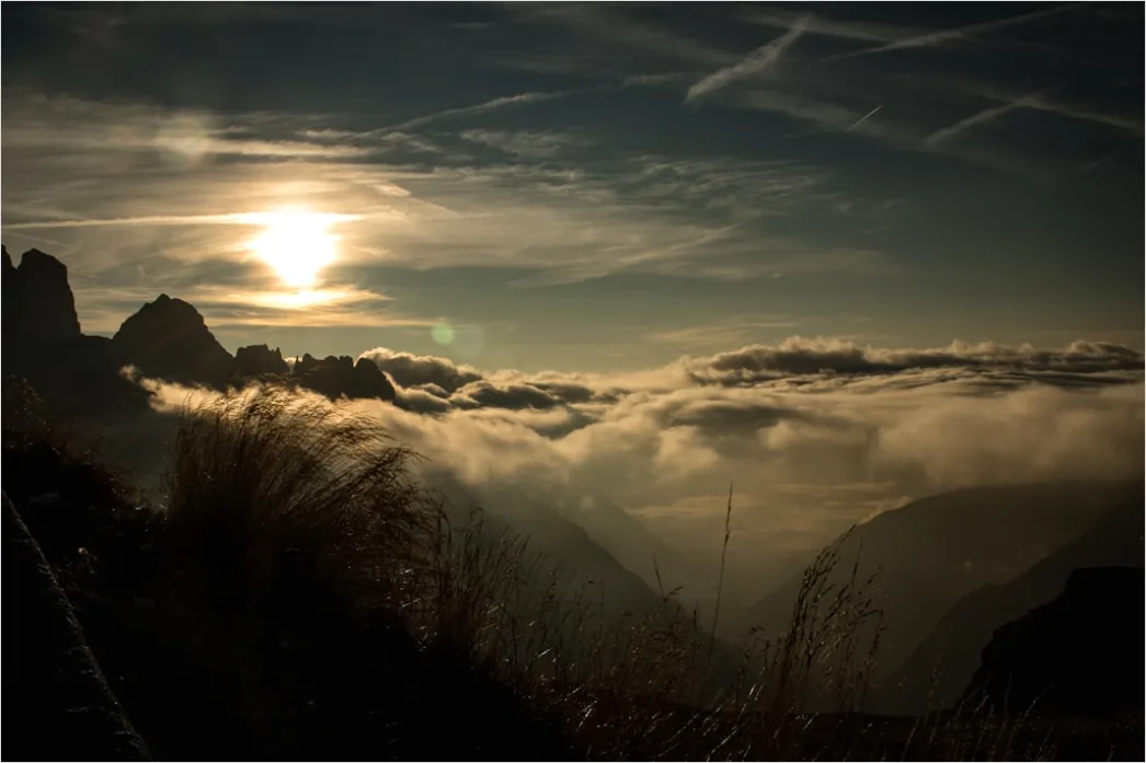 Detail Berglandschaft Sonnenaufgang Nebel Dramatisch Number 13