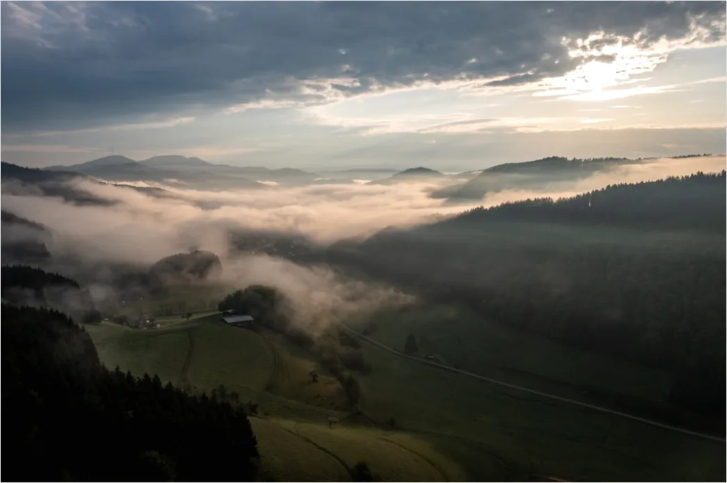 Detail Berglandschaft Sonnenaufgang Nebel Dramatisch Number 7