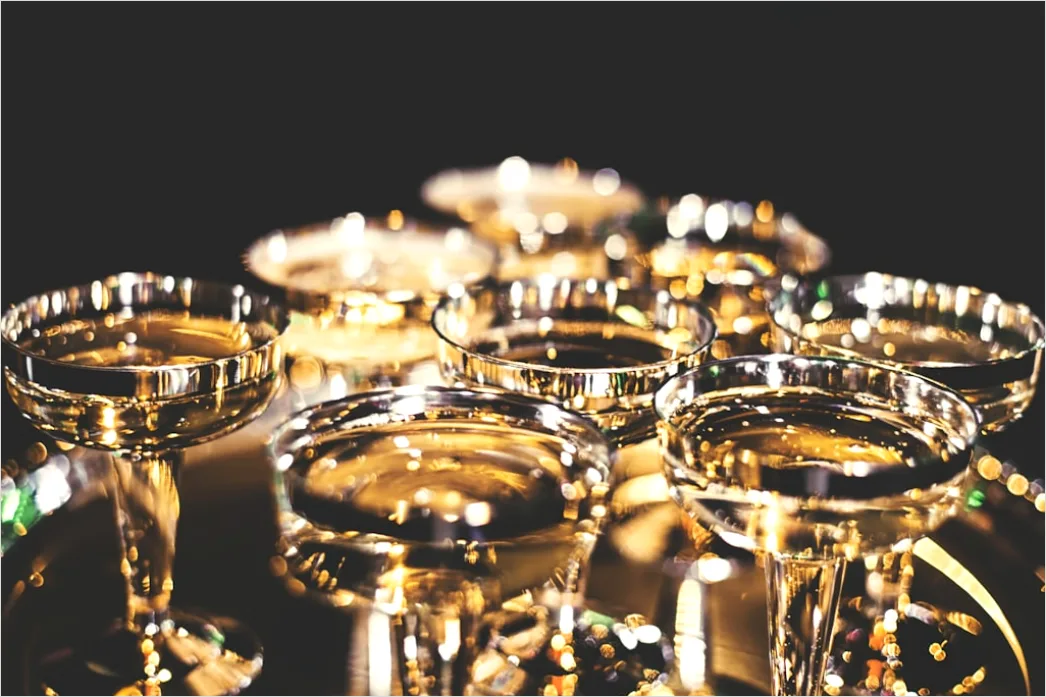 Detail Champagner Flöte Anstoßen Nahaufnahme Feier Number 3