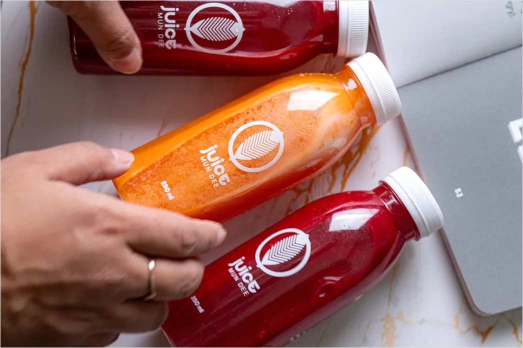 Detail Cold Pressed Juice Flasche Nahaufnahme Number 20