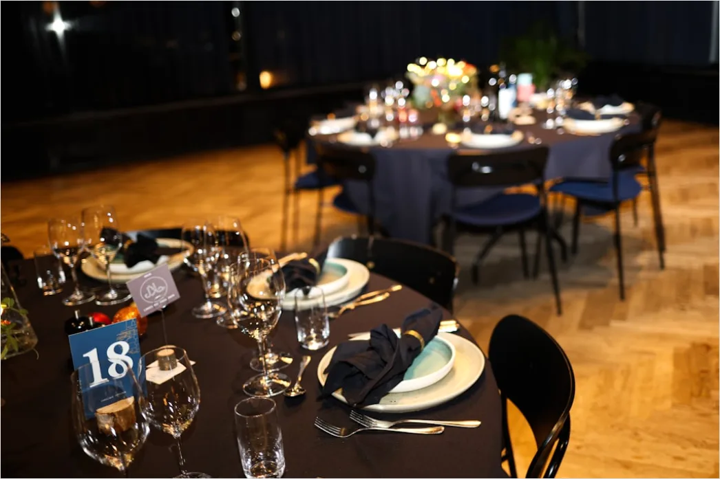 Detail Corporate Gala Abend Elegant Dekoration Tisch Number 12