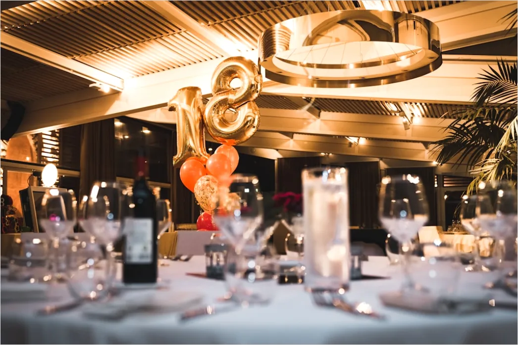 Detail Corporate Gala Abend Elegant Dekoration Tisch Number 3