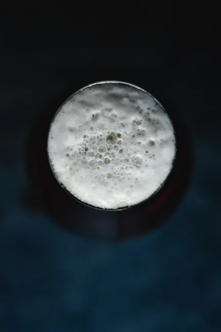 Detail Craft Beer Glas Nahaufnahme Schaumkrone Number 11
