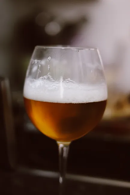 Detail Craft Beer Glas Nahaufnahme Schaumkrone Number 12