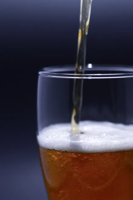 Detail Craft Beer Glas Nahaufnahme Schaumkrone Number 13
