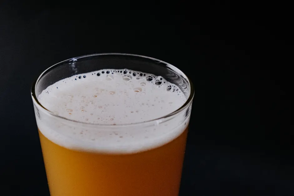 Detail Craft Beer Glas Nahaufnahme Schaumkrone Number 16