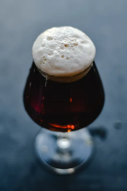 Detail Craft Beer Glas Nahaufnahme Schaumkrone Number 18