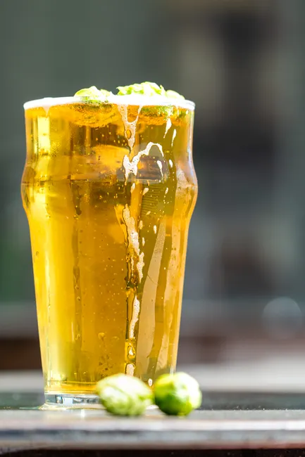Detail Craft Beer Glas Nahaufnahme Schaumkrone Number 5