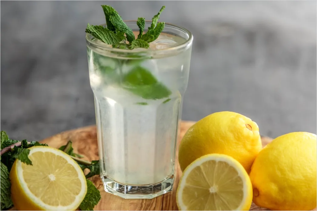 Detox Wasser Gurke Zitrone Minze Glas 6562