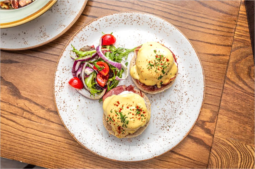 Eggs Benedict Fruehstueck Nahaufnahme Elegant 2cd4