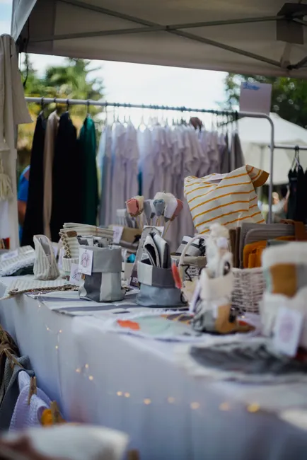Detail Festival Merchandise Stand Besucher Number 12