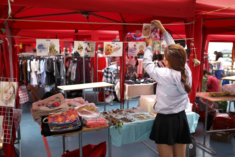 Detail Festival Merchandise Stand Besucher Number 14