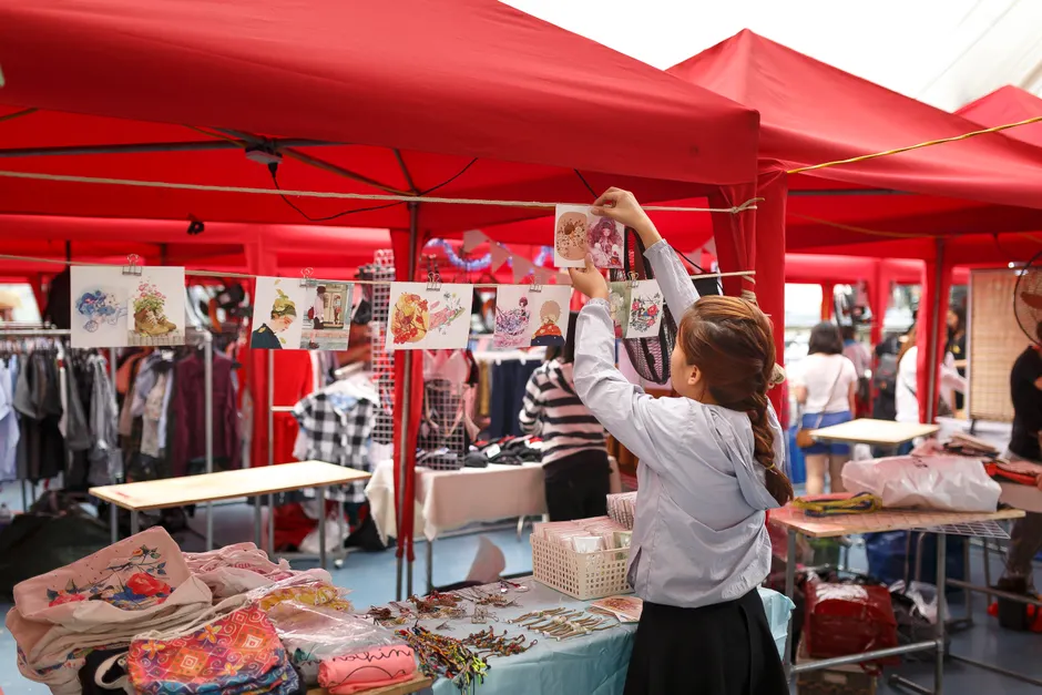 Detail Festival Merchandise Stand Besucher Number 16
