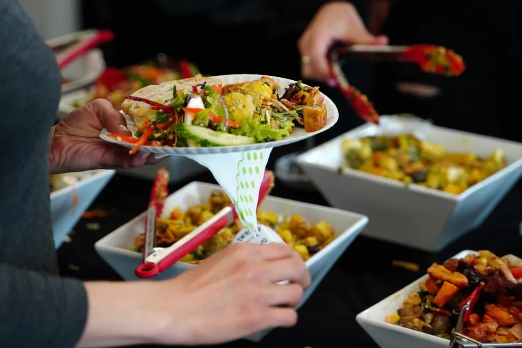 Detail Firmenevent Catering Buffet Gäste Number 3