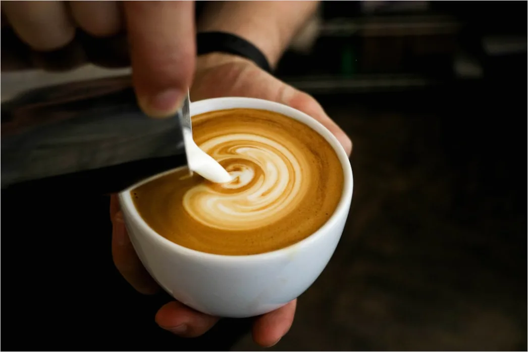 Detail Flat White Kaffee Nahaufnahme ästhetisch Number 8