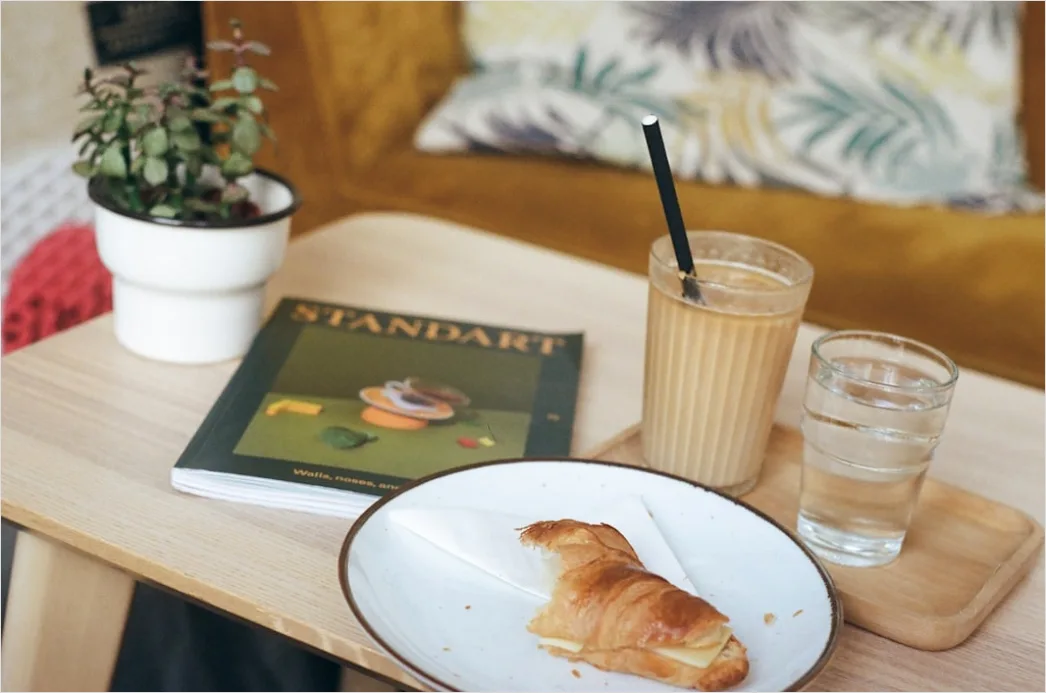 Detail Frühstück Croissant Kaffee Tisch Nahaufnahme Number 13