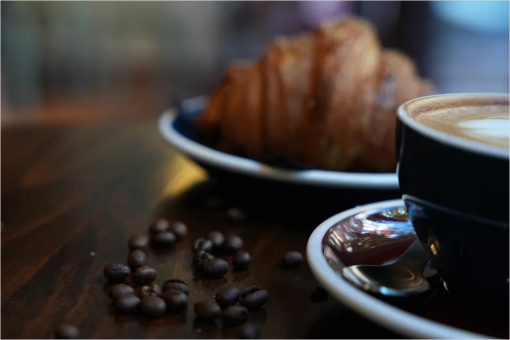 Detail Frühstück Croissant Kaffee Tisch Nahaufnahme Number 19