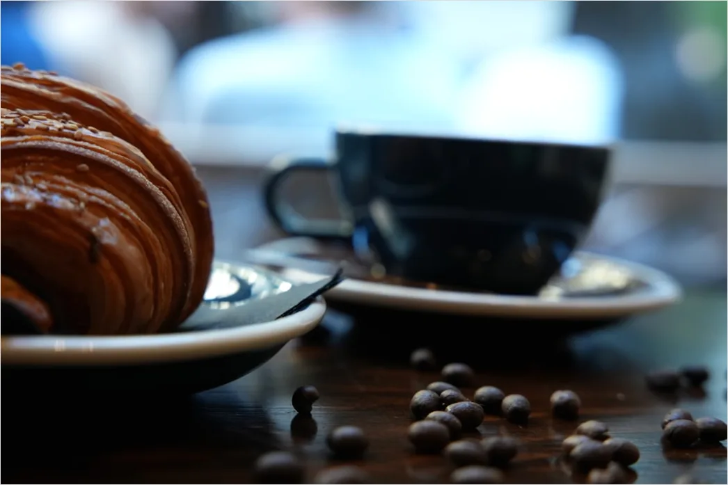 Detail Frühstück Croissant Kaffee Tisch Nahaufnahme Number 4