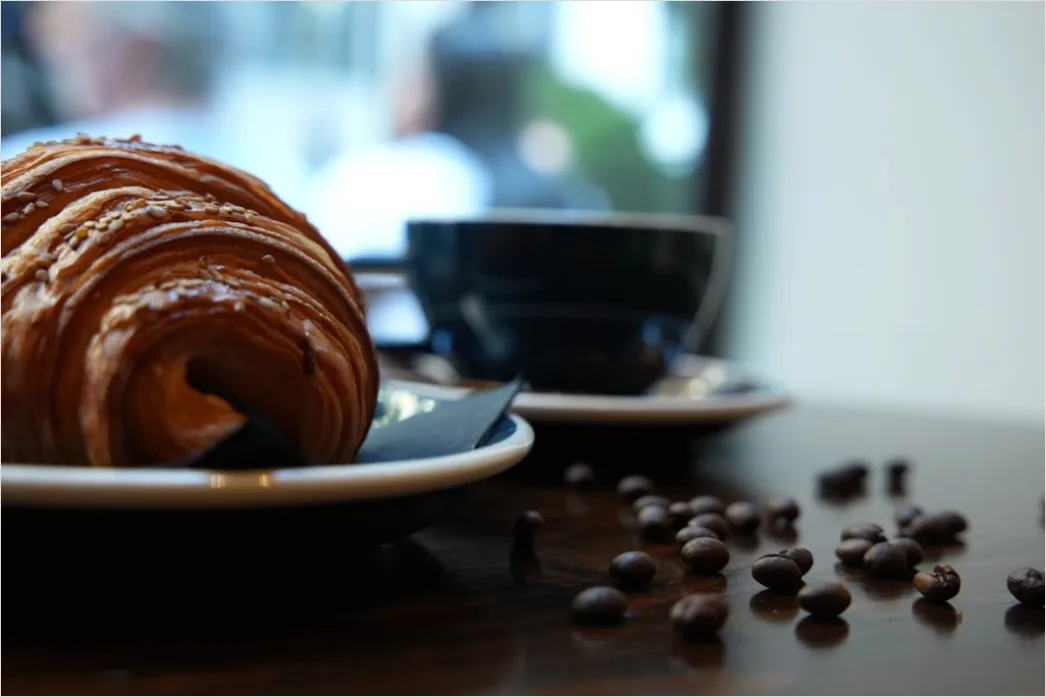 Detail Frühstück Croissant Kaffee Tisch Nahaufnahme Number 7