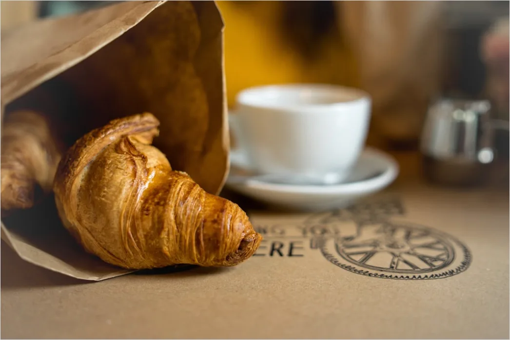 Detail Frühstück Croissant Kaffee Tisch Nahaufnahme Number 10