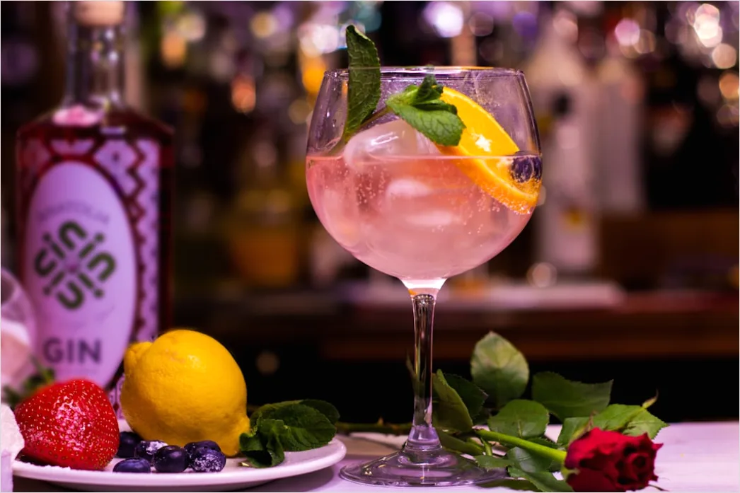 Detail Gin Tonic Glas Gurke Nahaufnahme Number 15