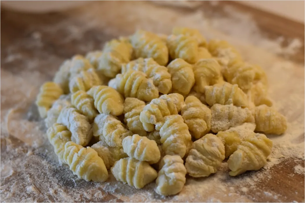 Detail Gnocchi Teller Soße Nahaufnahme Rustikal Number 10